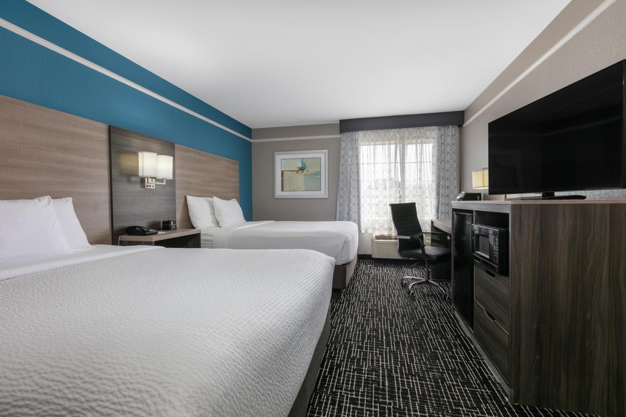 Hotel La Quinta By Wyndham 3*